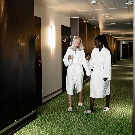Hotel Red & 3*
